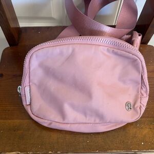 Lululemon 1L Pink Pastel Everywhere Belt Bag-Exterior/interior pockets.  In EUC!